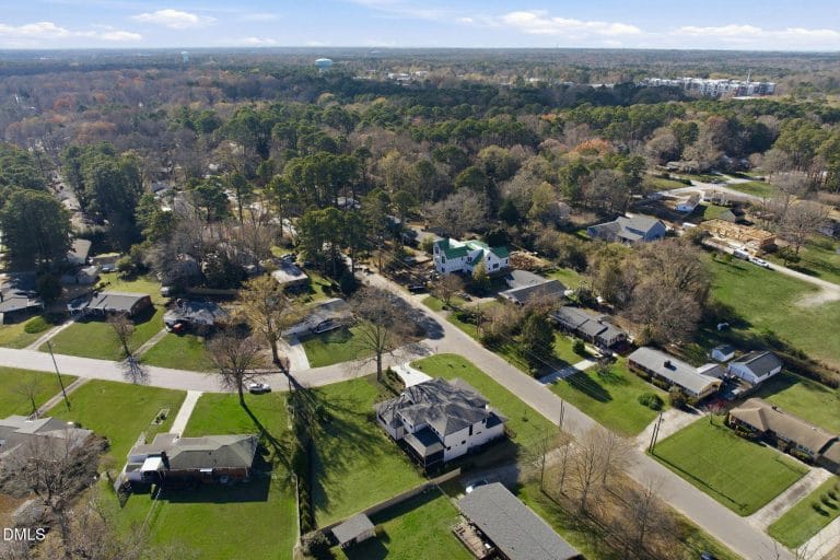 403 Carolyn Court-132