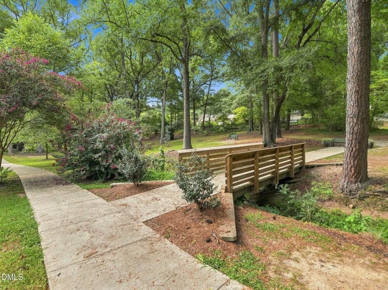 515 S Harrison Ave-23
